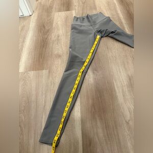 Alo Yoga Leggings *Read*